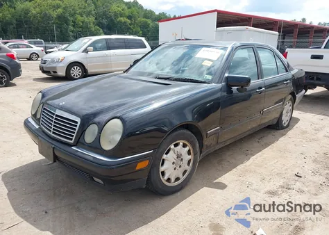 1998 Mercedes-Benz E 320 из США, поврежденный, VIN WDBJF65F9WA644567